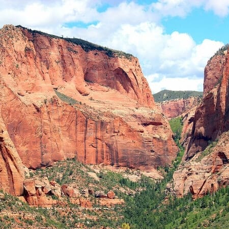 Kolob Canyons. Image Credit: Aaron Zhu via Wikimedia Commons.